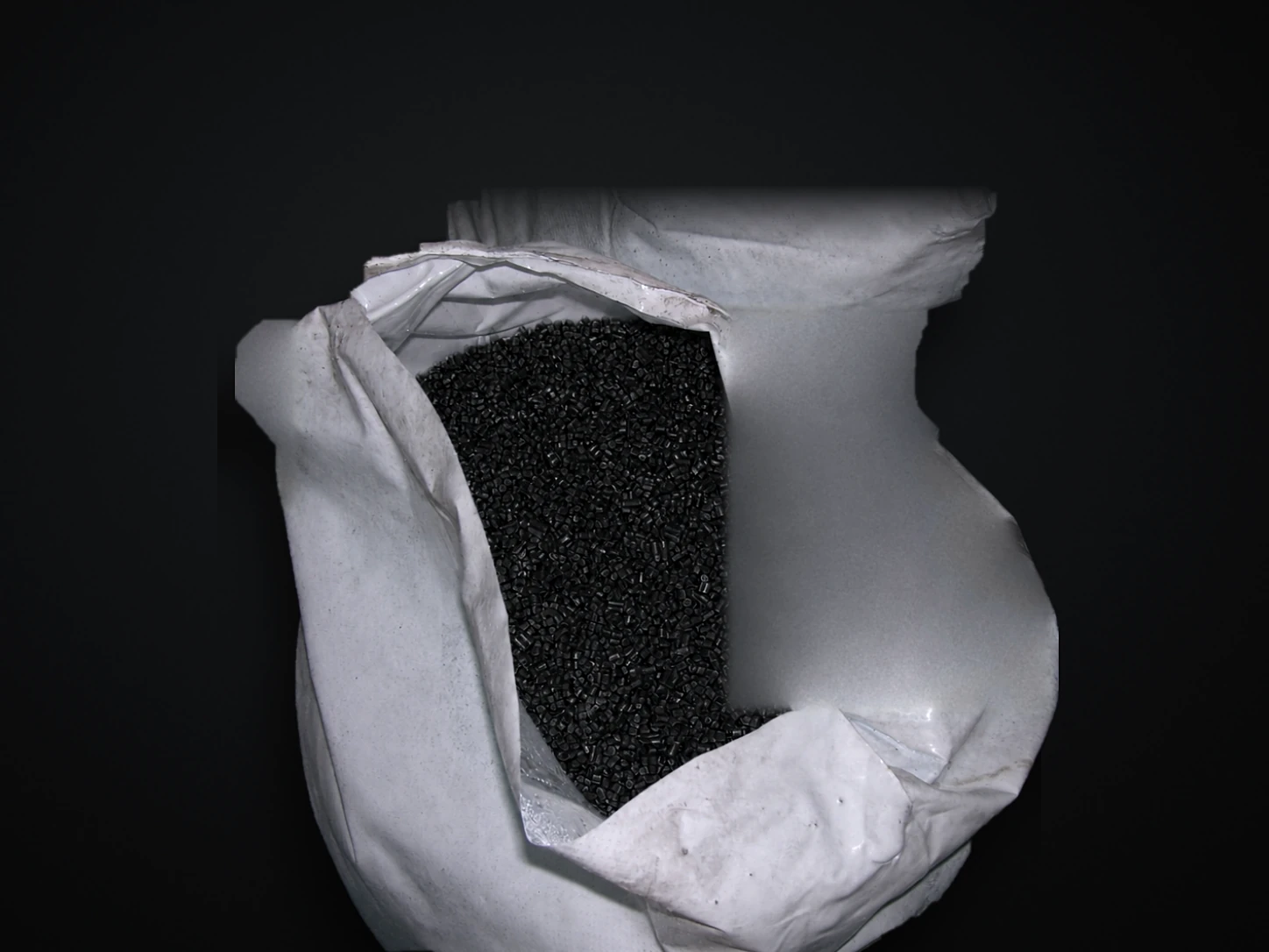 Real black masterbatch pellets